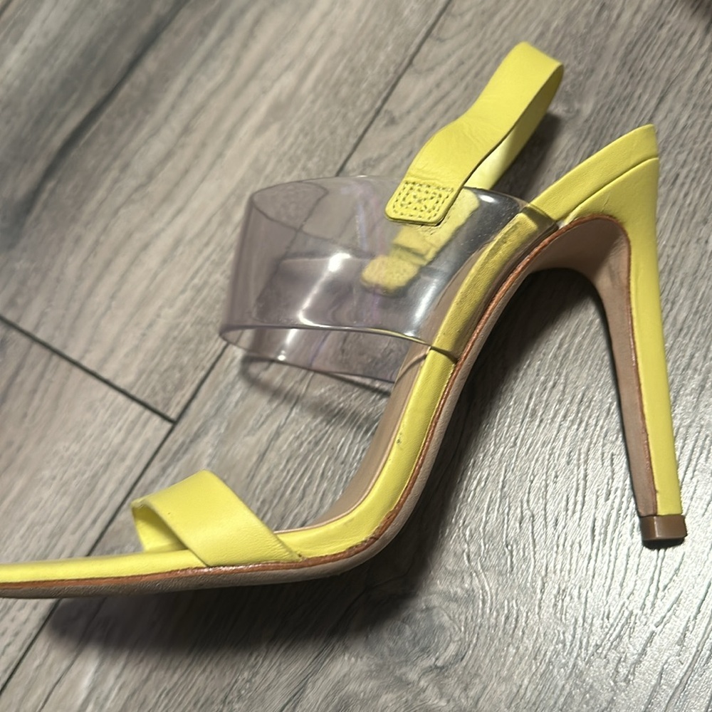 BCBG MaxAzria Sandals Heels Sz 7.5